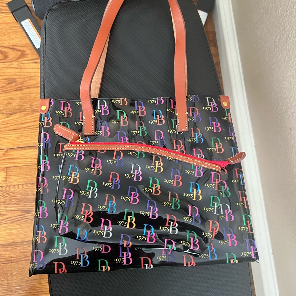 Dooney & Bourke set - Picture 11 of 16